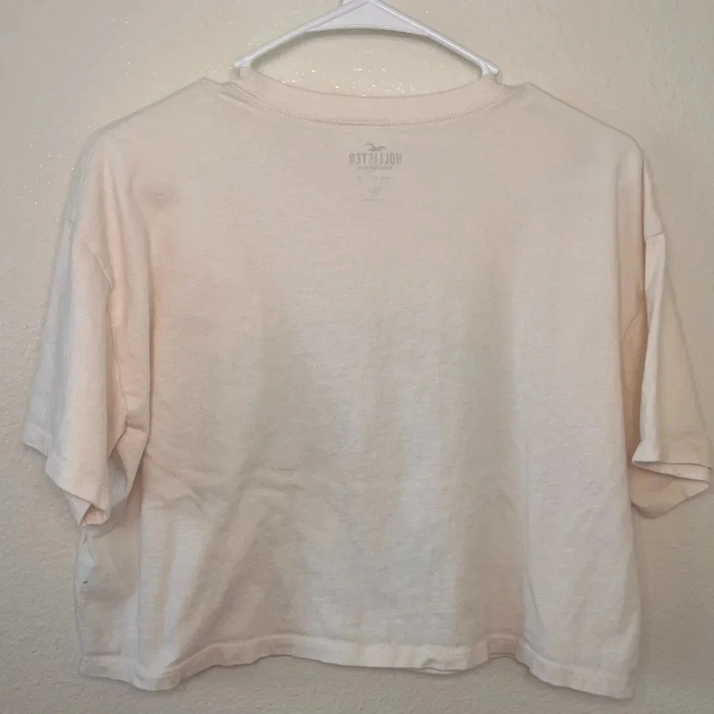 HOLLISTER Portland Oregon Graphic Crop Top - Picture 4 of 4